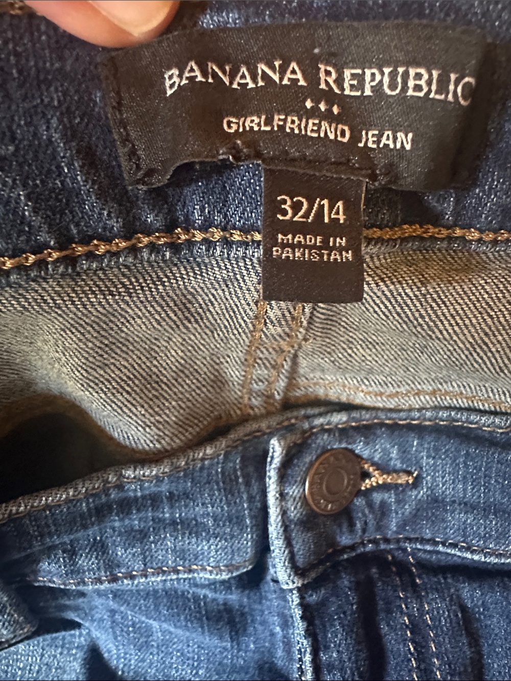 Banana Republic Girlfriend Mid-Rise Jean, size 14 - Picture 2 of 10